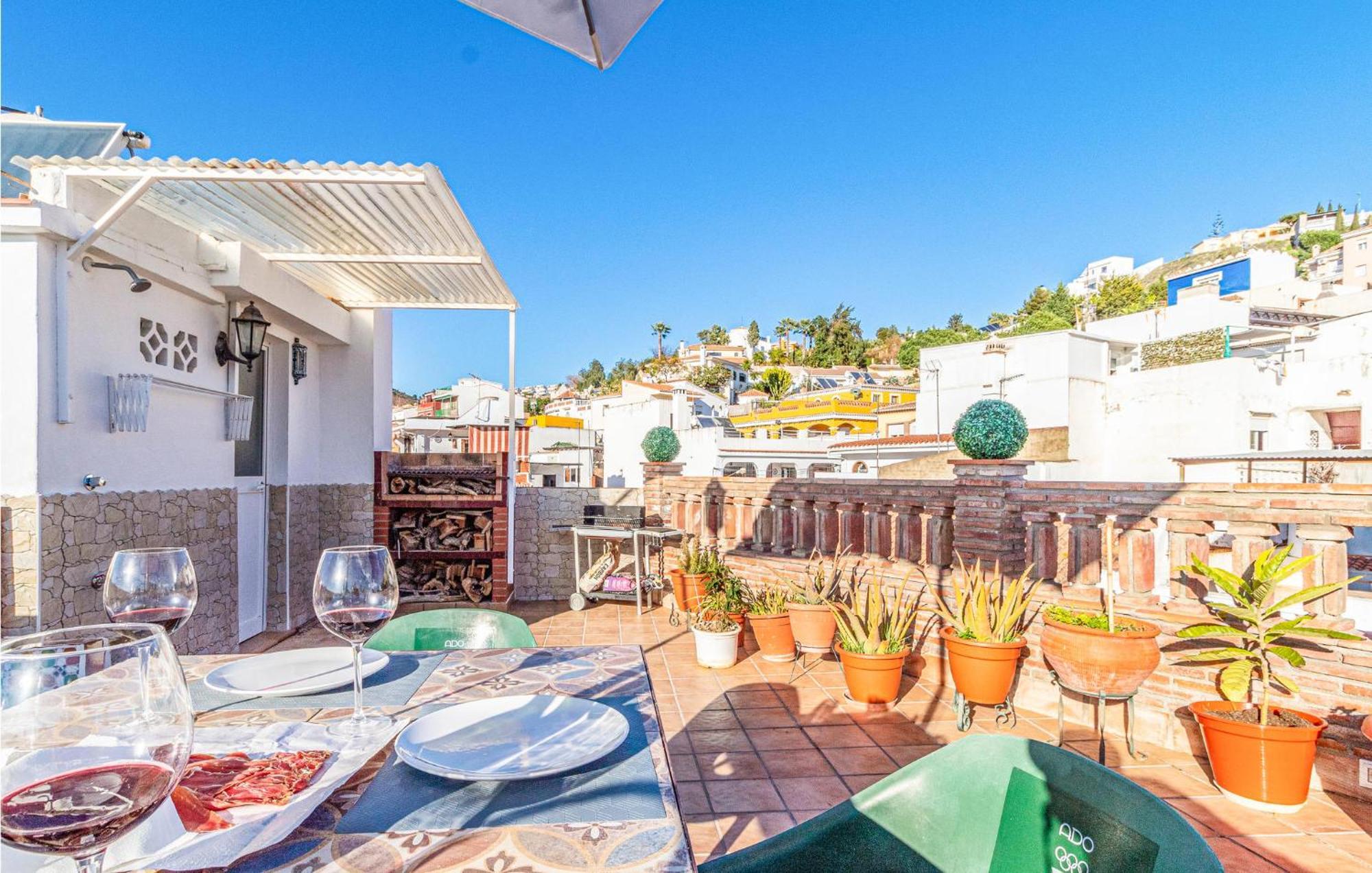 Stunning Home In Mlaga With 2 Bedrooms And Wifi Malaga Bagian luar foto