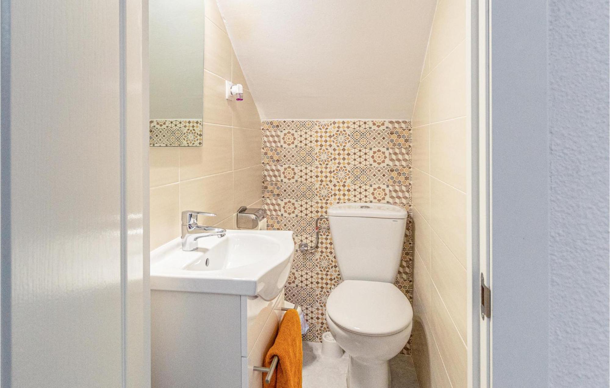 Stunning Home In Mlaga With 2 Bedrooms And Wifi Malaga Bagian luar foto